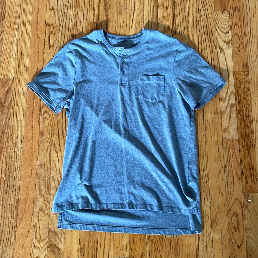 Five Four pocket Henley short sleeve shirt. Size XL